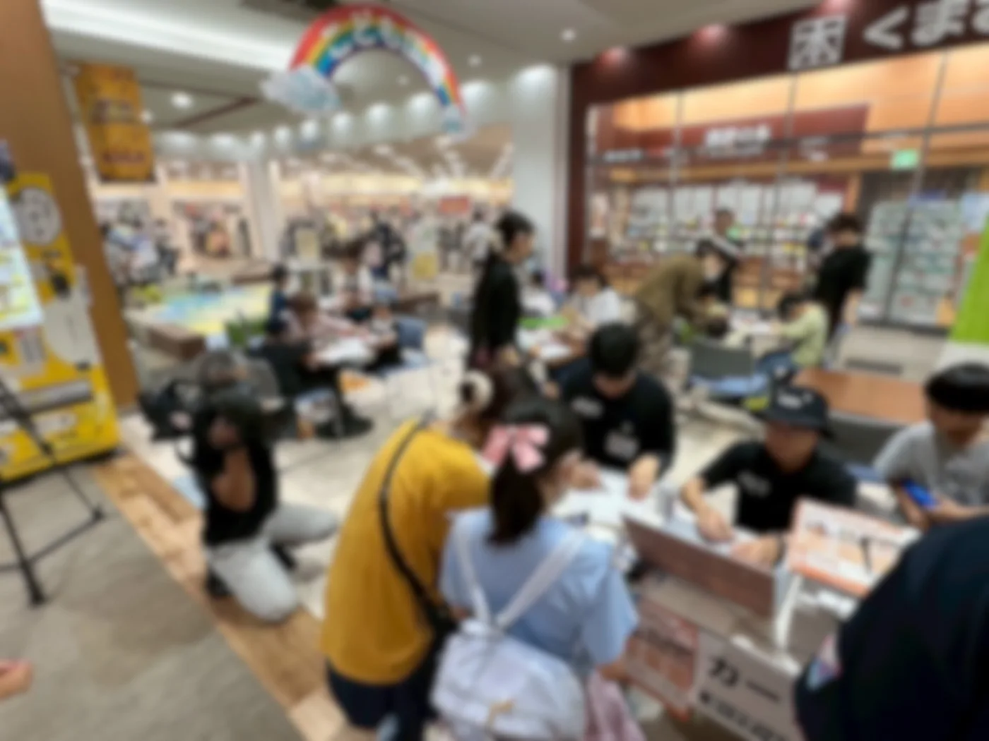 地域や商品の魅力をゲームで伝えている様子